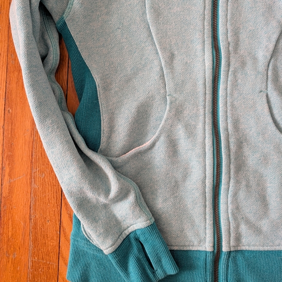 LULULEMON athletica Light Blue and Teal Zip-Up Jacket On The Daily Hoodie 4 - Picture 5 of 9